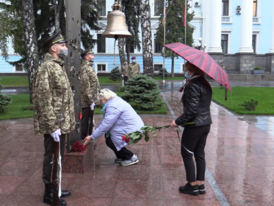 П’ять разів пролунав Дзвін Пам’яті. В Міноборони вшанували загиблих захисників України
