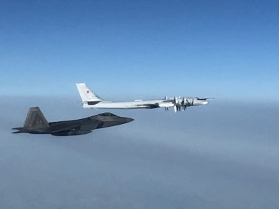 Американські винищувачі F-22 перехопили два російські бомбардувальники в районі Аляски  