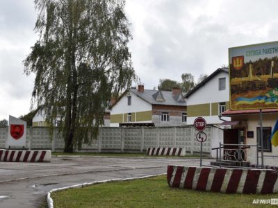 Як відставання від графіків «заморозило» чотири казарми для контрактників у Хмельницькому  