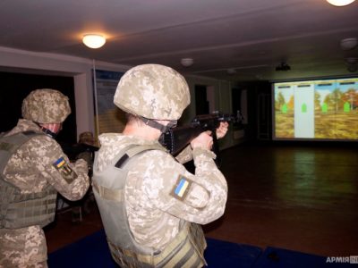 Кондуктор з автоматом: хто служить у Харківській теробороні