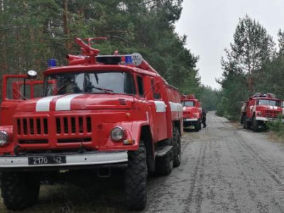 На Луганщині під час гасіння вогню на міні підірвалась пожежна машина: троє травмованих  