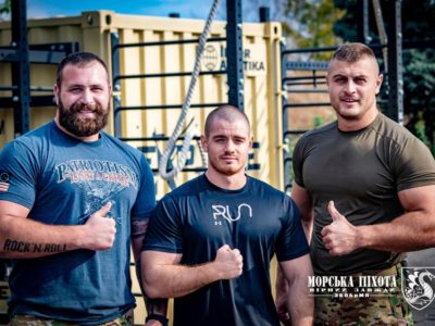 Морські піхотинці провели змагання в одній з дисциплін пауерліфтингу  