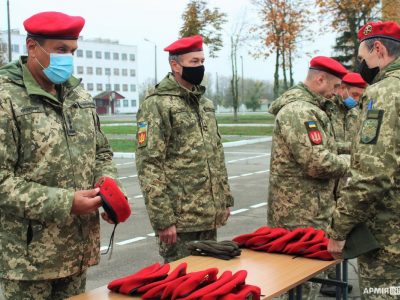 Уперше в своєму житті артилеристи бригади імені гетьмана Тараса Трясила отримали полум’яні берети гармашів  