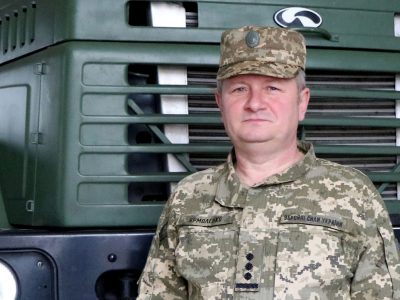 Коли треба, гайки крутять усі…  