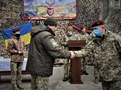У районі проведення операції Об’єднаних сил десантників привітали із професійним святом  