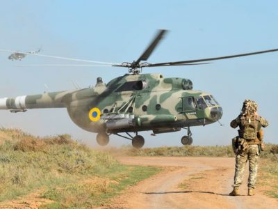 Авіація та ДШВ на адмінкордоні з Кримом відпрацювали знищення морського десанту умовного противника  