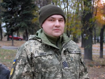 Намагався повернутися до цивільного життя, але, як каже старший сержант, «армія затягує»  