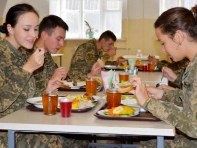 «Смачного?!», або Про реформу на солдатській кухні в дії