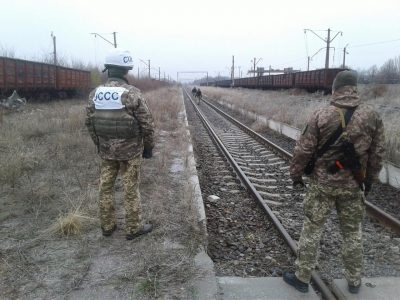 У Донецькій та Луганській областях відновлюють пошкоджені об’єкти залізниці  