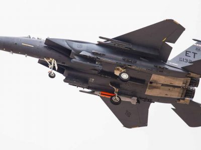 США випробували новий винищувач зі скиданням ядерної бомби  