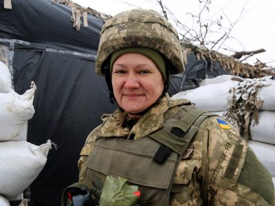 Кожен із сотні евакуйованих цією жінкою воїнів вижив і повернувся до родини!