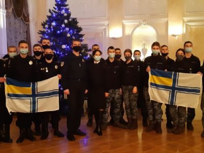 Флотські курсанти відвідали «найбарвистішу» кінопрем’єру грудня  