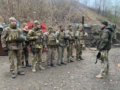 Командування ООС до Дня Збройних Сил нагородило захисників України  