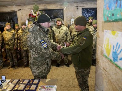Кращим військовослужбовцям за підсумками року вручили відзнаки Командування ООС  