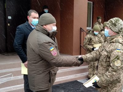 38 родин воїнів-розвідників отримали ключі від помешкань у Києві  