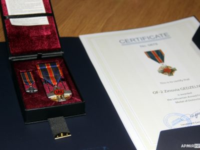 Литовські військові нагородили українських військових медиків  