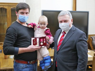 Андрій Таран вручив державні нагороди та відзнаки представникам волонтерського руху