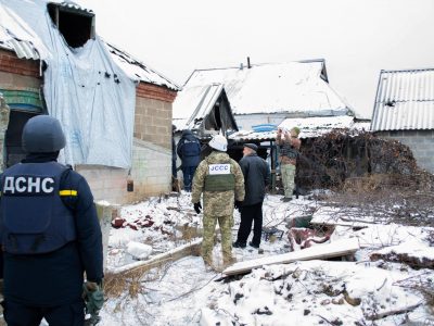 У Мар’їнці комісія обстежила зруйновані обстрілами будинки для виплати компенсацій їхнім власникам