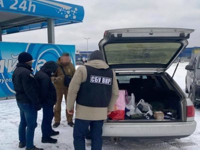 Військова контррозвідка СБУ запобігла незаконний збут портативних радіостанцій із однієї з військових частин