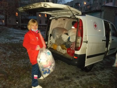 Сумські ветерани та волонтери Червоного Хреста допомагають постраждалим від масових пожеж на Луганщині  