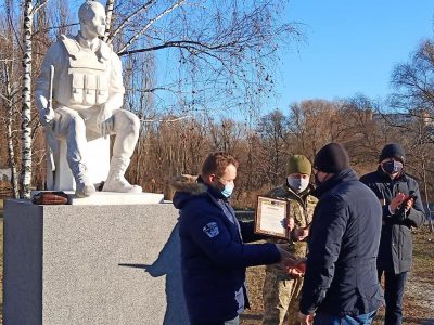 На Сумщині та Чернігівщині відкрили пам’ятні знаки загиблим захисникам  