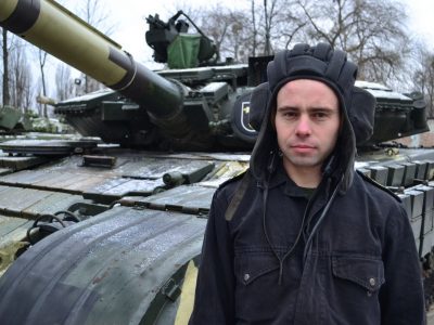 Навідника Андрія Іванцова ворог нарік танковим снайпером  