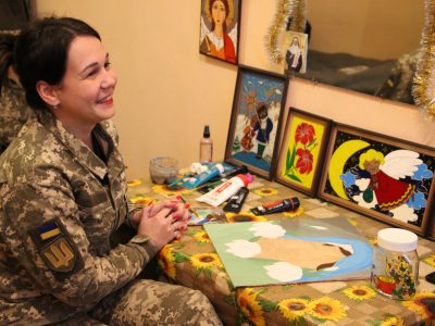 Телефоністка Ольга Воронюк та її ікони  