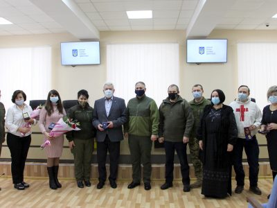 На Донеччині заступник глави Міноборони вручив представникам Латвії, волонтерам і головам обласних адміністрацій та ВЦА відомчі нагороди  