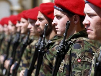 Швейцарські призовники через COVID-19 почнуть службу з дому  