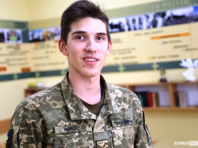 «Коли батько телефонував після бою, я хапав слухавку, а він казав: “Будь козаком”» — ліцеїст-крутянин Захар Бойко  