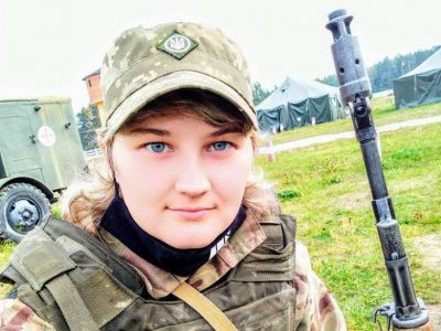 Донецьке підпілля, добробат, три контузії, служба у складі морпіхів, навчання у військовому інституті — історія 25-річної донеччанки  