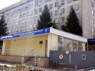 Харківські військові медики продовжують боротися за здоров’я пораненого воїна ООС  