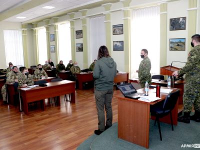 У Національній академії розпочався Курс підвищення кваліфікації за участю канадських інструкторів  