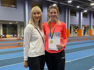 Армійська легкоатлетка Ярослава Магучіх на «Різдвяних стартах» повторила свій світовий молодіжний рекорд  