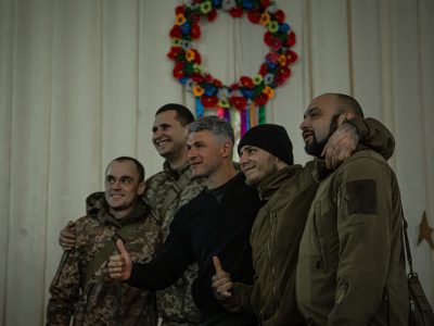 Український співак Арсен Мірзоян завітав до морських піхотинців на Приазов’ї  