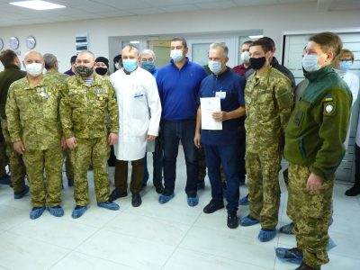 У Дніпрі найкращі лікарі провели великий медогляд та обстеження захисників України й батьків загиблих героїв  