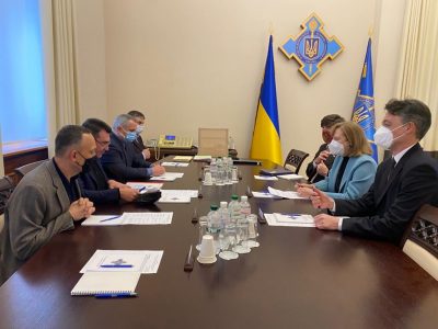 Секретар РНБО обговорив із тимчасовою повіреною у справах США в Україні протидію гібридним загрозам  
