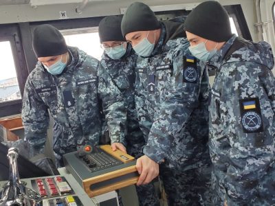 У США триває посилений курс підготовки двох екіпажів патрульних катерів типу «Айленд»  