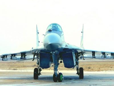 У бригаді тактичної авіації в складних метеоумовах провели першу льотну зміну  