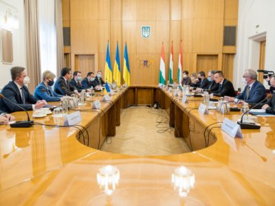 До українсько-угорських відносин потрібно підходити з гарячим серцем, але холодним розумом — Дмитро Кулеба