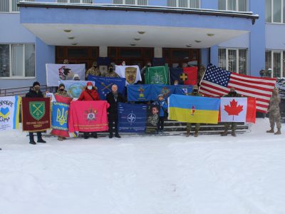 Українські військові спільно з представниками НАТО готуються до сходження на Говерлу  