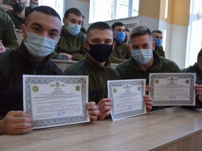 «Мовний доважок» до дипломів військових зв’язківців
