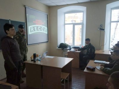 Канадські військовослужбовці поділилися досвідом з майбутніми офіцерами-розвідниками  