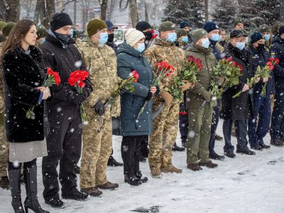 У Дніпрі на Алеї пам’яті вшанували українських воїнів, загиблих у боях за Дебальцеве  