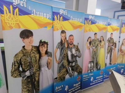 Українські захисники перевтілилися в середньовічних воїнів для мистецького проєкту «Феї й лицарі»  