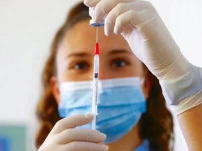 Масова вакцинація населення від COVID-19 дозволить зменшити кількість інфікованих людей на понад 90%