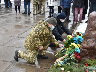 У Краматорську вшанували пам’ять жертв обстрілу міста зі «Смерчів»
