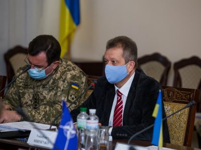 Перший заступник Міністра оборони України провів робочу зустріч з іноземними радниками з питань професійної військової освіти  