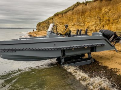 З моря на сушу за 8 секунд: човни-амфібії посилять ВМС США  