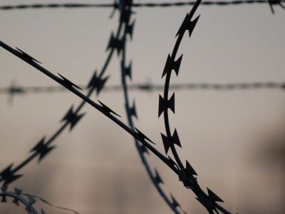 Одному з бойовиків, який катував українських полонених у підпільній в’язниці «Ізоляція», що в окупованому Донецьку, заочно повідомили про підозру